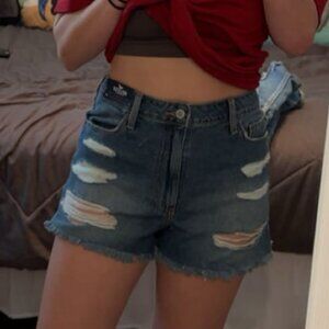 HOLLISTER Ultra High Rise Vintage Relaxed Mom Short 3"